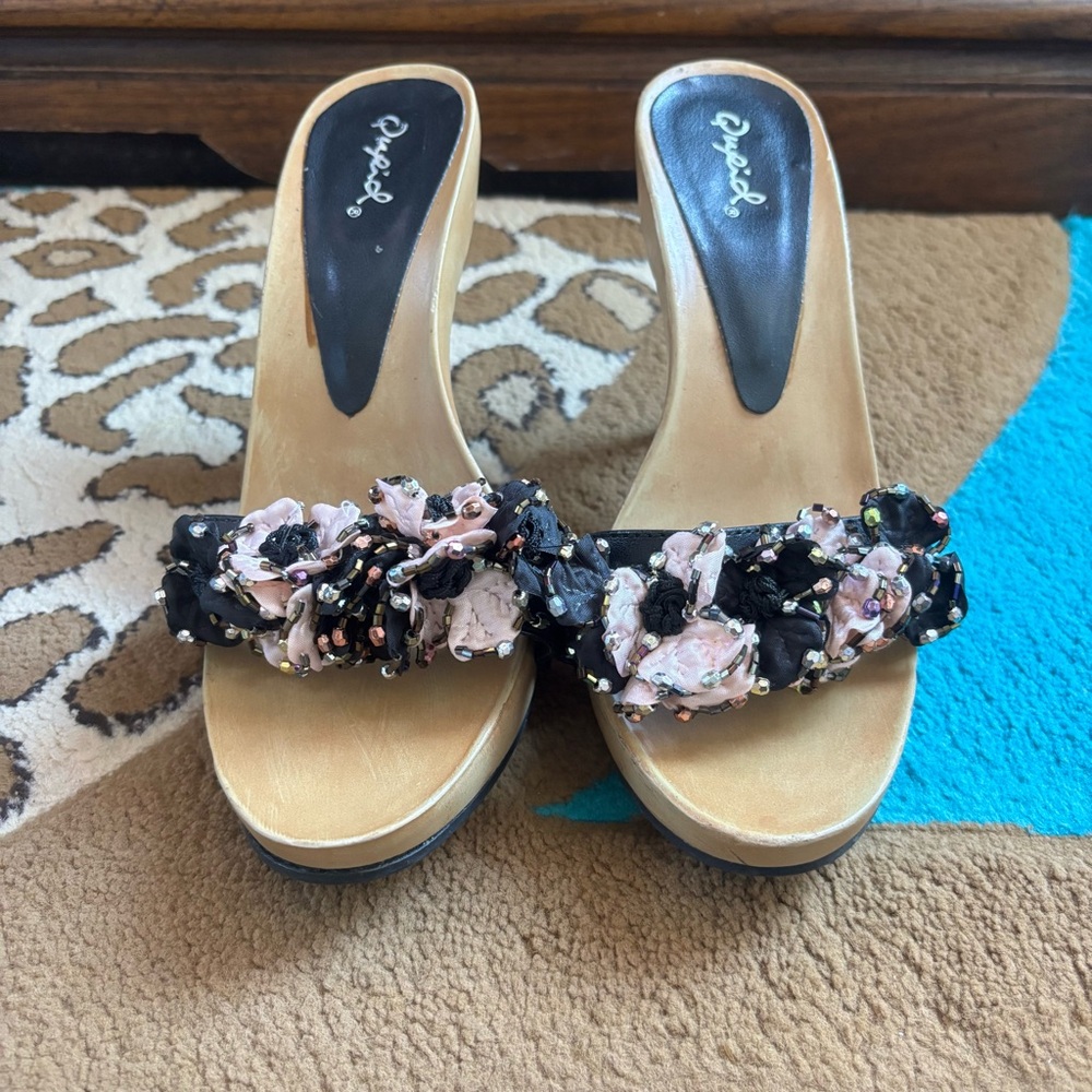 Qupid Black Heels with Pink Floral Embellishments - Picture 2 of 6